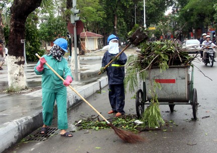 Street cleaners and their honorable work - ảnh 3